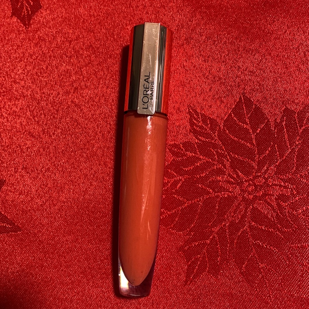 This beautiful lipstick from L’Oréal Paris